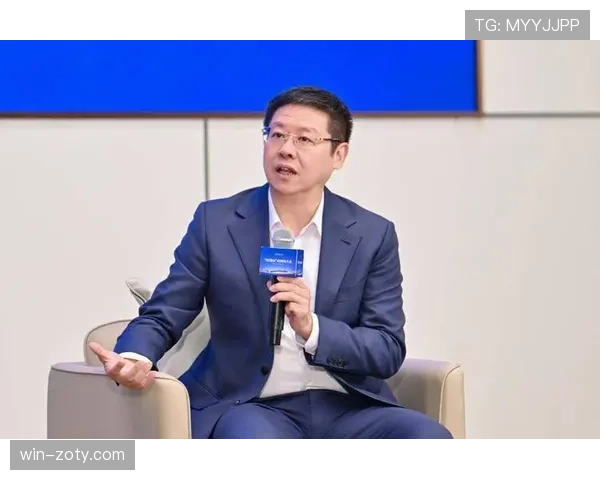 吴向东出门带的那个包，普通人一天工资还不够买一只吧？